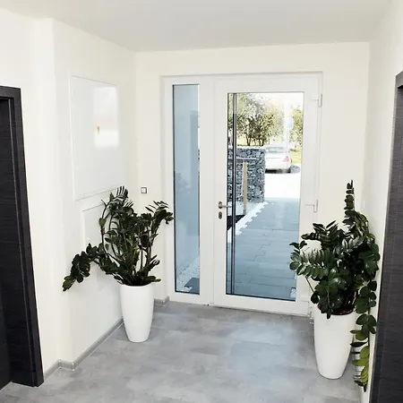 Klara Apartment *
